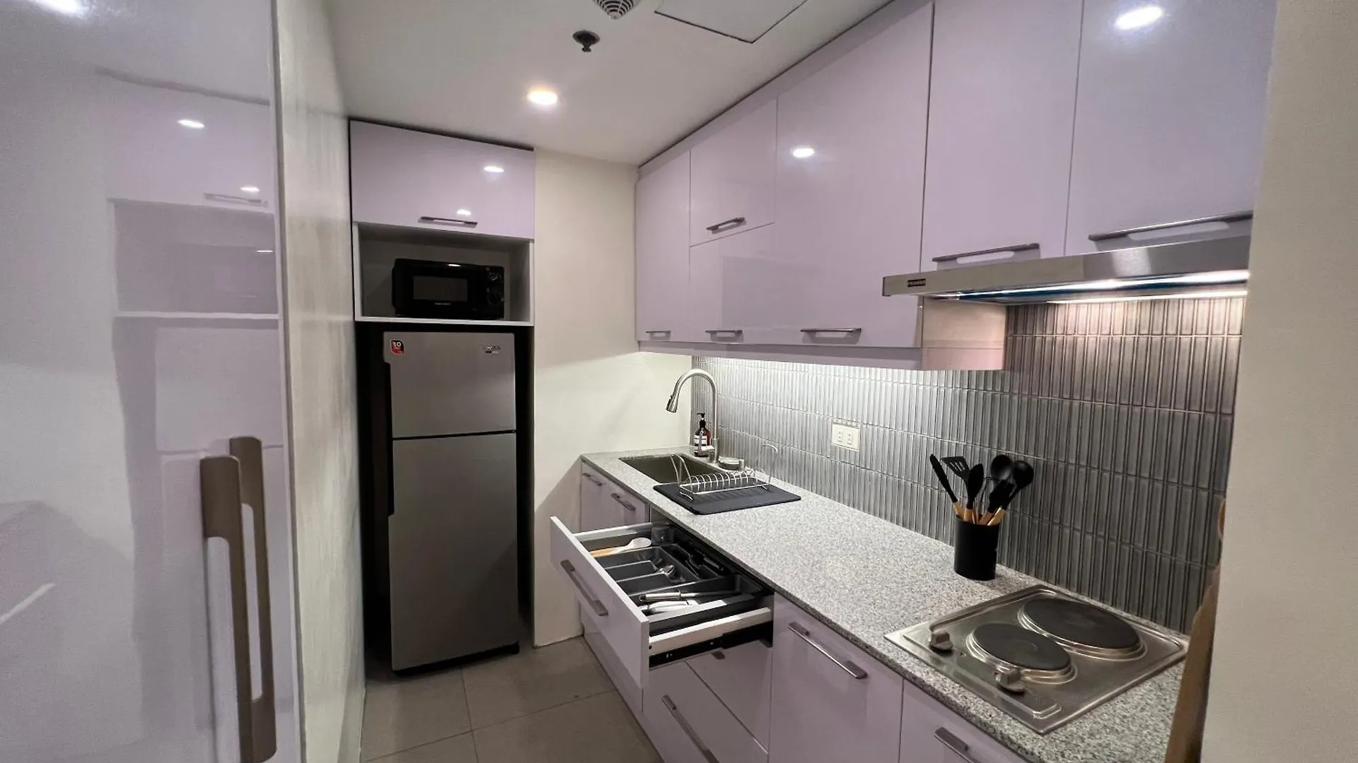 Newport City Rentals Manila 0*,